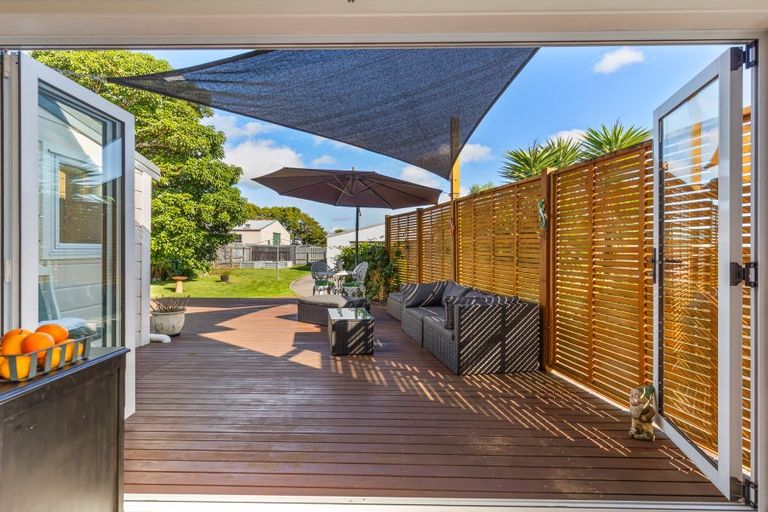 Photo of property in 39 Mako Mako Road, Levin, 5510