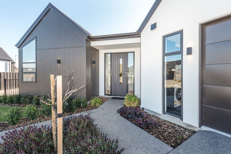 Photo of property in 2/1 Hebe Lane, Northwood, Christchurch, 8051