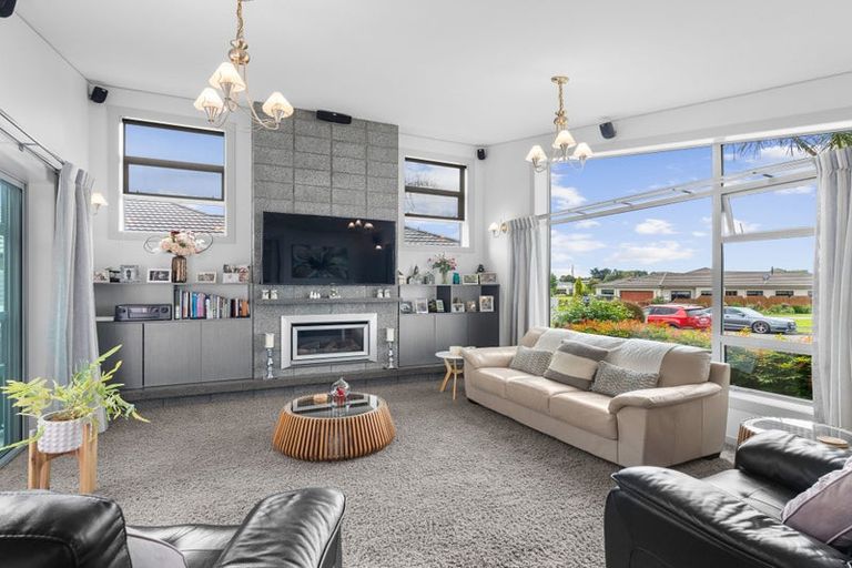 Photo of property in 8 Ruru Place, Levin, 5510