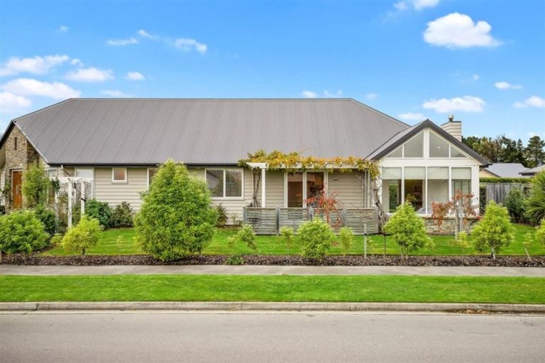 Photo of property in 56 Mokihi Gardens, Hillmorton, Christchurch, 8024