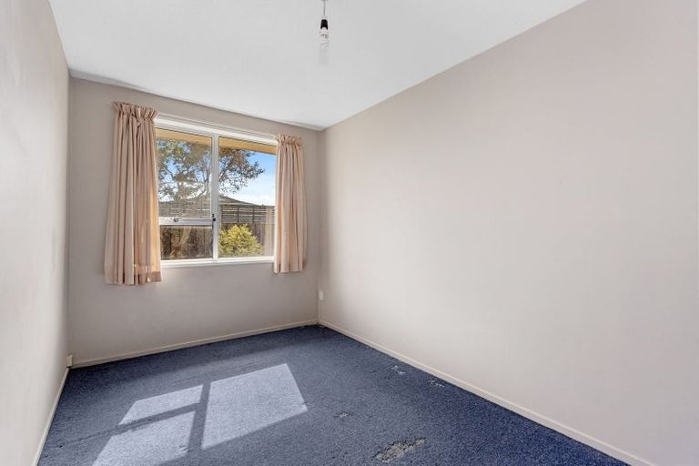 Photo of property in 2/8c Heaphy Place, Casebrook, Christchurch, 8051