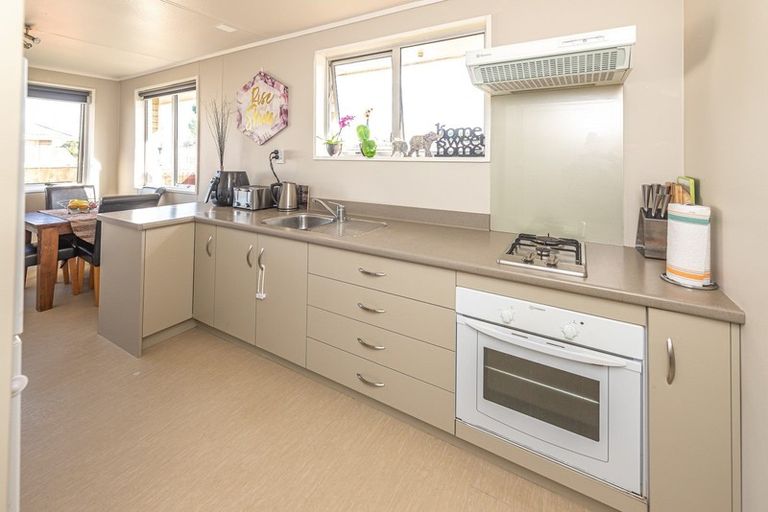 Photo of property in 36 Gibbons Crescent, Castlecliff, Whanganui, 4501