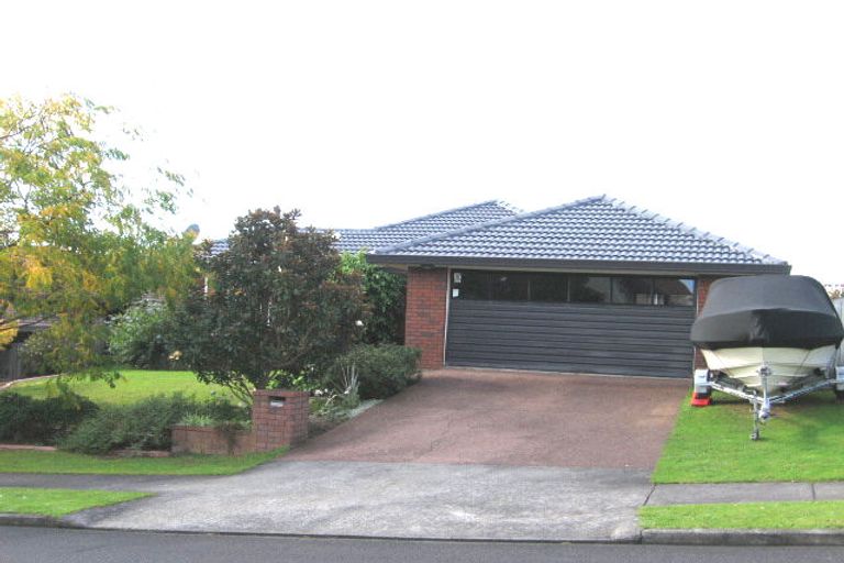Photo of property in 38 Simmental Crescent, Somerville, Auckland, 2014