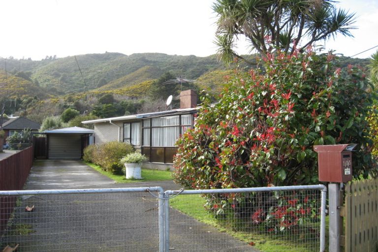 Photo of property in 105 Wood Street, Wainuiomata, Lower Hutt, 5014