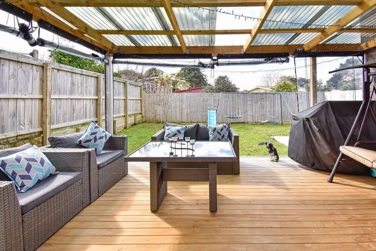 Photo of property in 37 Ipukarea Street, Weymouth, Auckland, 2103