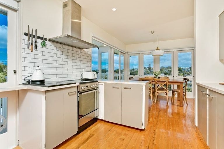 Photo of property in 50 Fowler Street, Northcote, Auckland, 0627