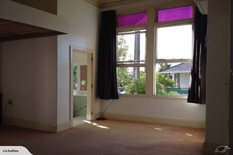 Photo of property in 18 Shoal Bay Road, Devonport, Auckland, 0624