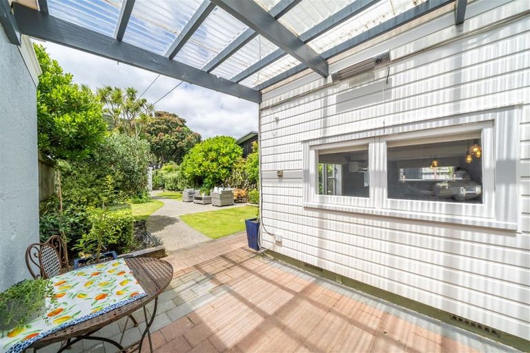 Photo of property in 26 Tuatoru Street, Eastbourne, Lower Hutt, 5013