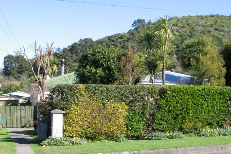 Photo of property in 14 Harrison Street West, Featherston, 5710