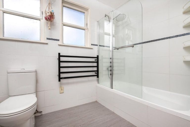 Photo of property in 37 Village Way, Ardmore, Papakura, 2582