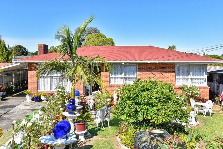 Property details for 76 Blake Road, Mangere East, Auckland, 2024