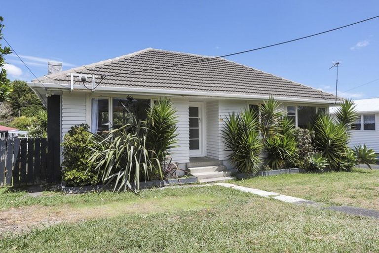 Photo of property in 3 Adriatic Avenue, Henderson, Auckland, 0612