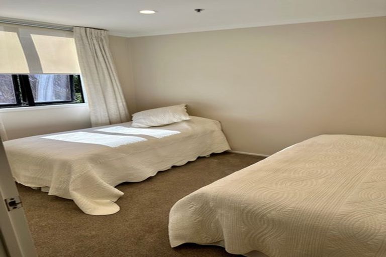 Photo of property in 4a/173 Hurstmere Road, Takapuna, Auckland, 0622