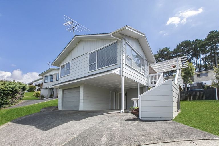 Photo of property in 52 Ravenwood Drive, Forrest Hill, Auckland, 0620
