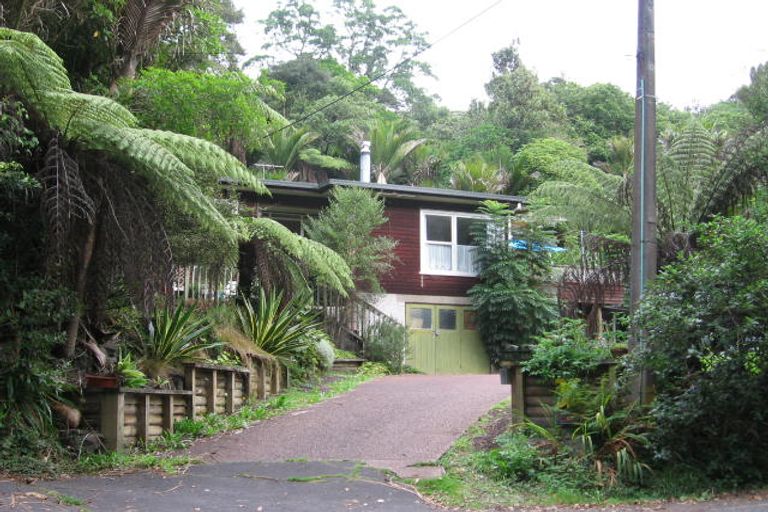 Photo of property in 33 Valley Road, Titirangi, Auckland, 0604