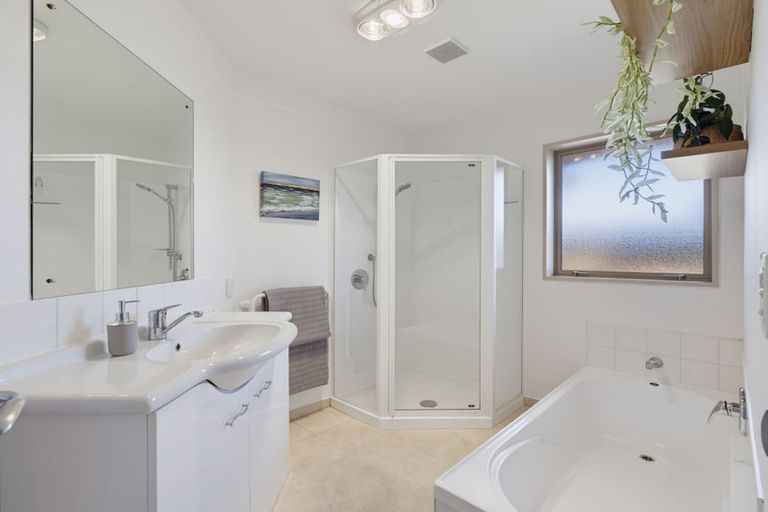 Photo of property in 33 Panckhurst Drive, Woodend, 7610