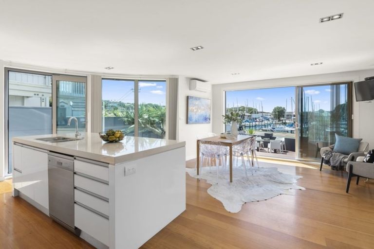 Photo of property in 11 Inga Road, Milford, Auckland, 0620