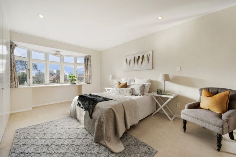 Photo of property in 4 Wesley Road, Kelburn, Wellington, 6012