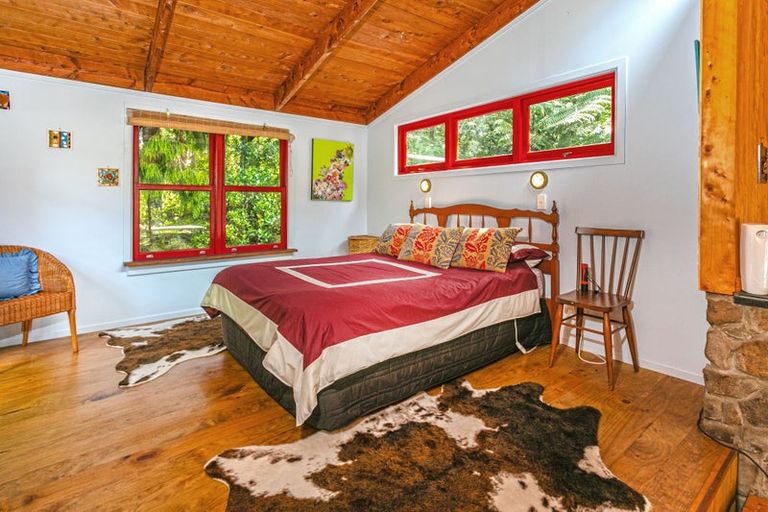 Photo of property in 10 Puriri Place, Tuateawa, Coromandel, 3583