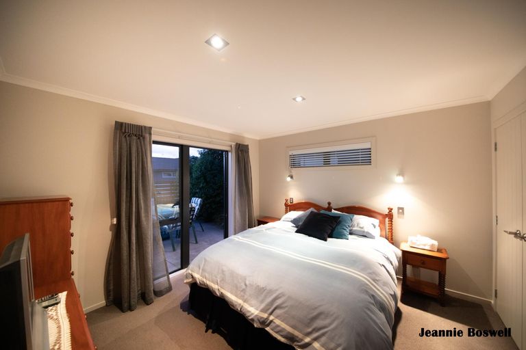 Photo of property in 5 Virtue Place, Hokowhitu, Palmerston North, 4410