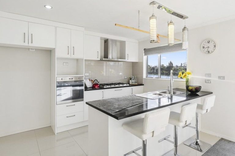 Photo of property in 2f Wood Street, Papakura, 2110