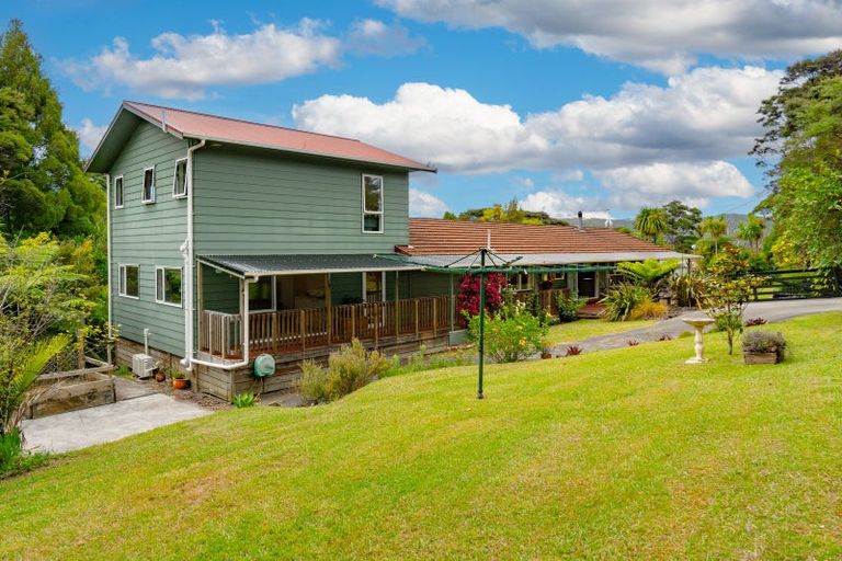 Photo of property in 18 Steam Hauler Track, Waitakere, Henderson, 0782
