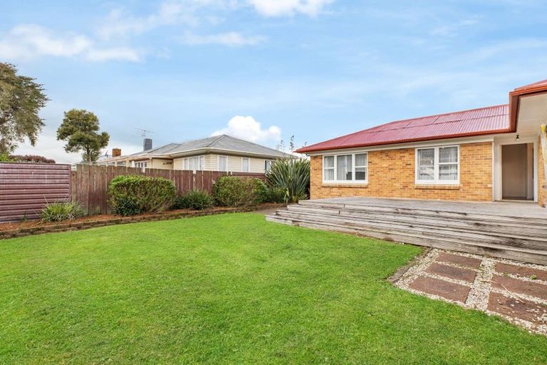 Photo of property in 8 Rollerson Street, Papakura, 2110