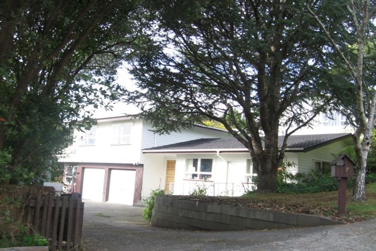 Photo of property in 7 Westhaven Drive, Tawa, Wellington, 5028