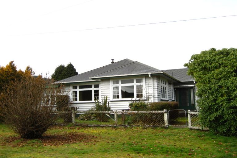 Photo of property in 1 Caples Street, Reefton, 7830