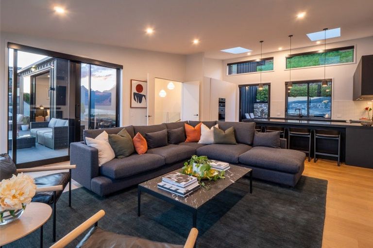 Photo of property in 92 Hensman Road, Queenstown, 9300