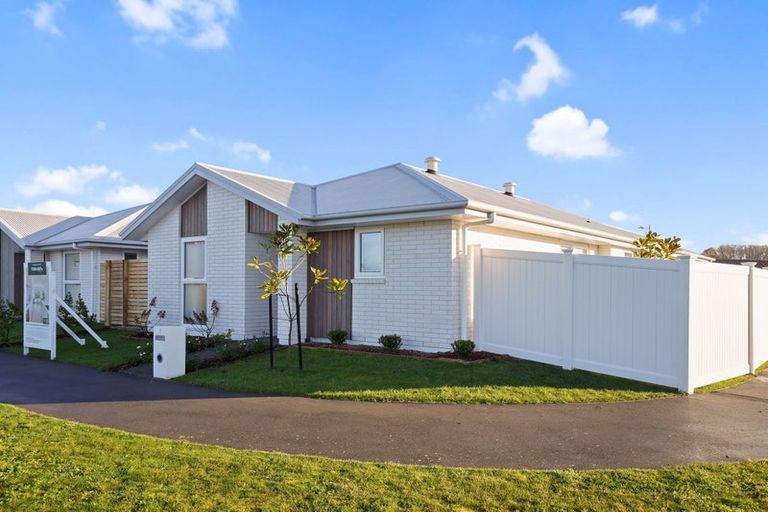 Photo of property in 7 Eminence Drive, Northwood, Christchurch, 8051