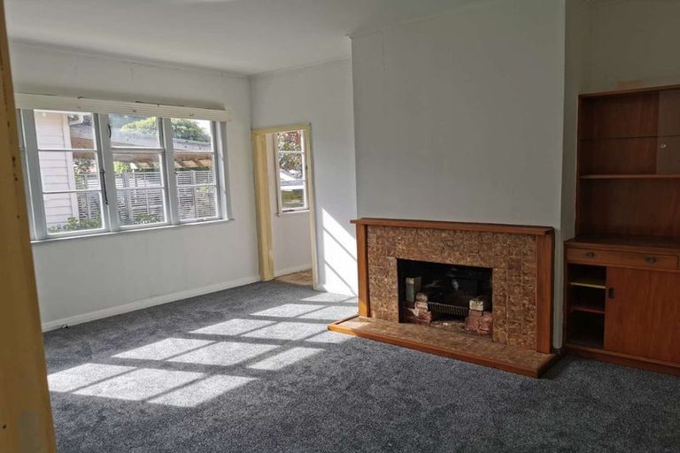 Photo of property in 51 Moa Road, Point Chevalier, Auckland, 1022