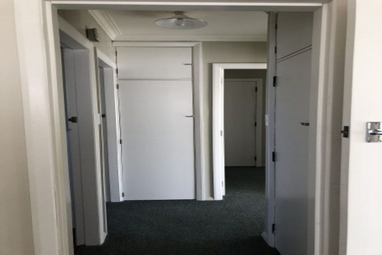 Photo of property in 6 Karaka Crescent, Levin, 5510