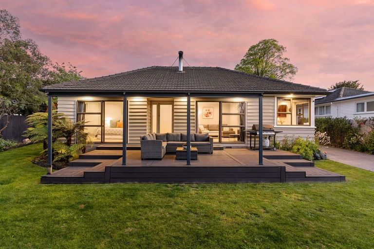 Photo of property in 122 Riverlaw Terrace, Saint Martins, Christchurch, 8022