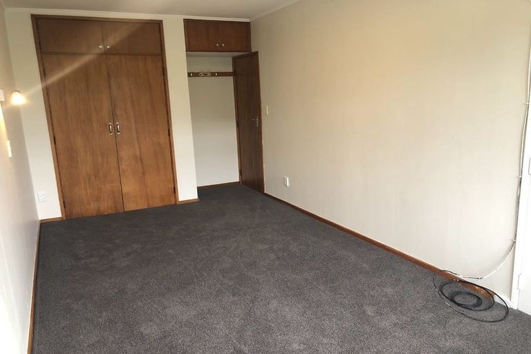 Photo of property in 2/18 Agra Crescent, Khandallah, Wellington, 6035