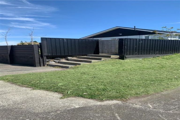 Photo of property in 160 Cornfoot Street, Castlecliff, Whanganui, 4501