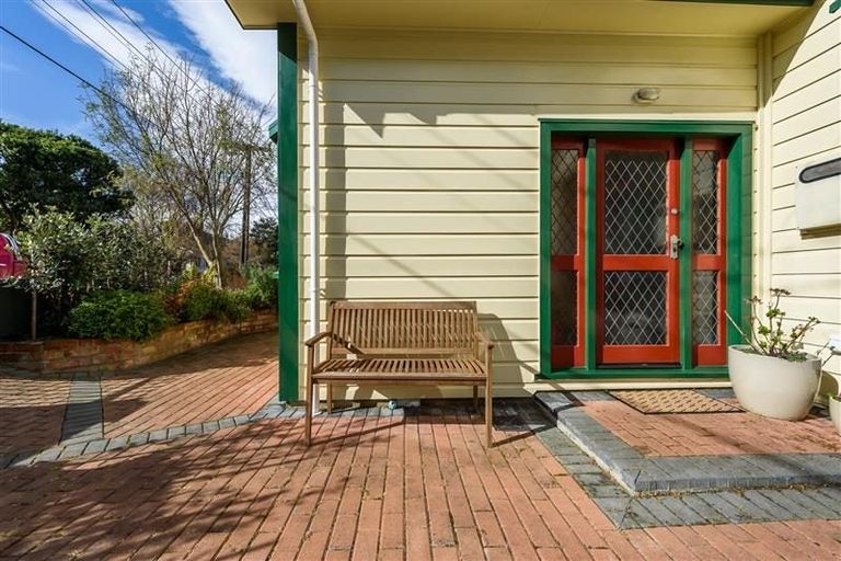 Photo of property in 9 Murray Street, Island Bay, Wellington, 6023