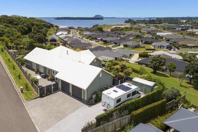 Photo of property in 15 Lynley Park Drive, Omokoroa, 3114