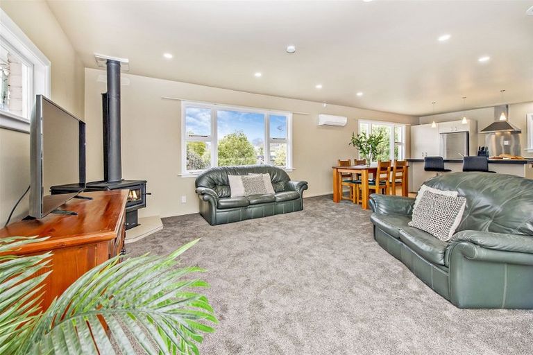 Photo of property in 33 Charlcott Street, Burnside, Christchurch, 8053