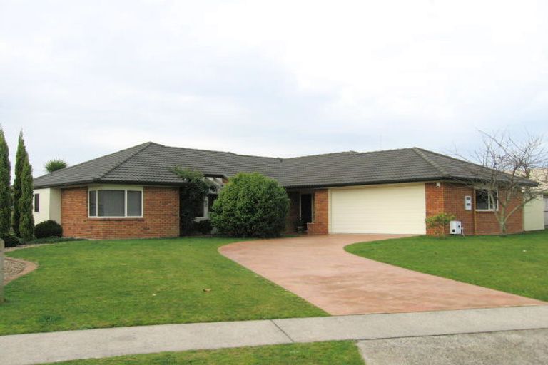 Photo of property in 12 Maahutaupeke Place, St Andrews, Hamilton, 3200