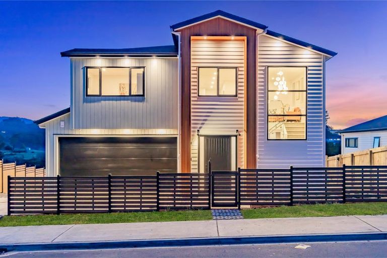 Photo of property in 10 Monte Cristal Avenue, Swanson, Auckland, 0614