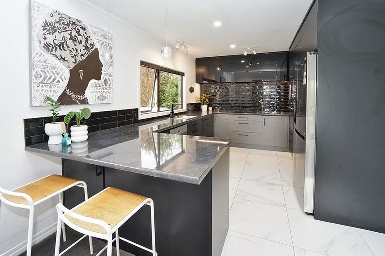 Photo of property in 10b Burn-murdoch Street, St Andrews, Hamilton, 3200