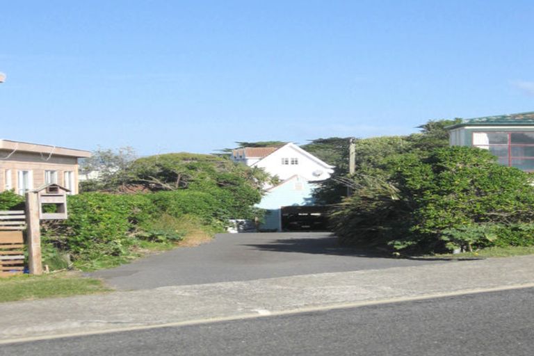 Photo of property in 11a Terrace Road, Titahi Bay, Porirua, 5022