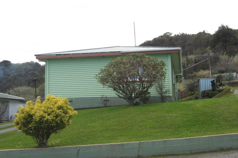 Photo of property in 21 Ashmore Avenue, Cobden, Greymouth, 7802
