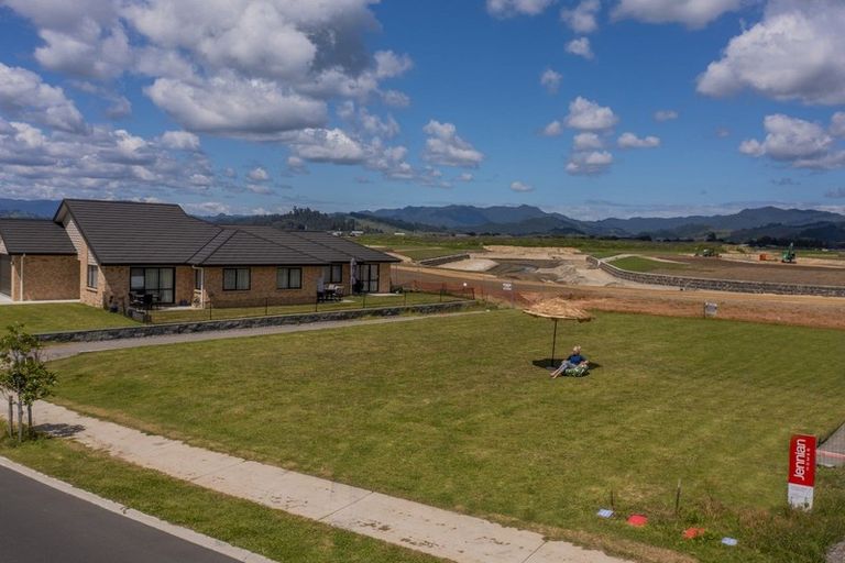 Photo of property in 121 Kupe Drive, Whitianga, 3510