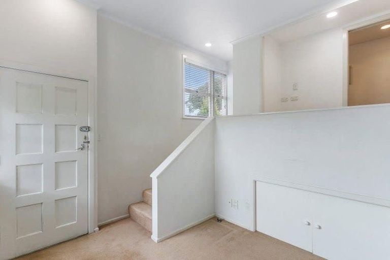 Photo of property in 206 Hurstmere Road, Takapuna, Auckland, 0622