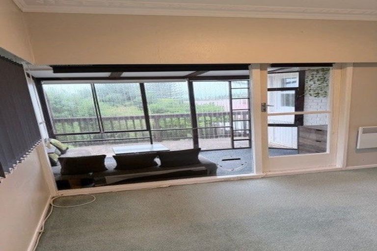 Photo of property in 1/541 East Coast Road, Browns Bay, Auckland, 0630