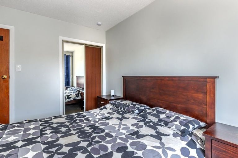 Photo of property in 2/10 Peer Street, Upper Riccarton, Christchurch, 8041