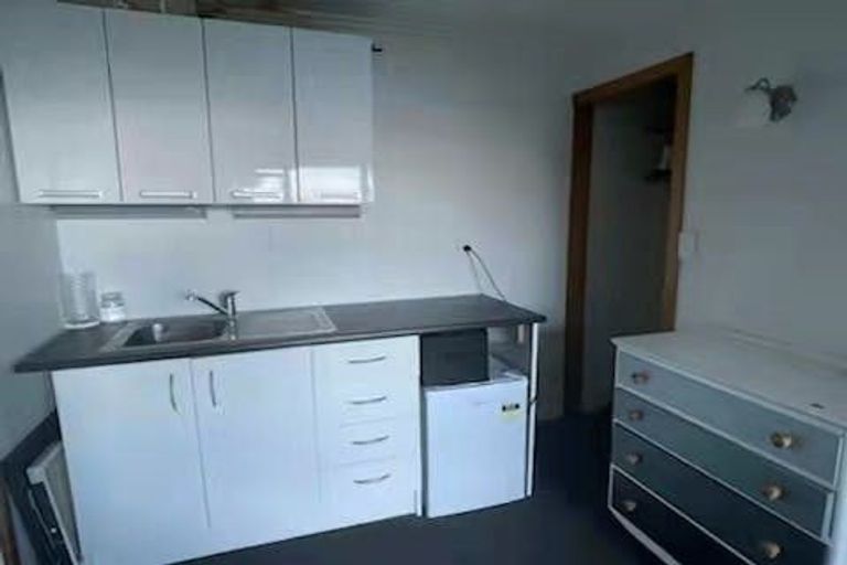 Photo of property in 9 Tai Paku Paku Road, Karaka Bays, Wellington, 6022