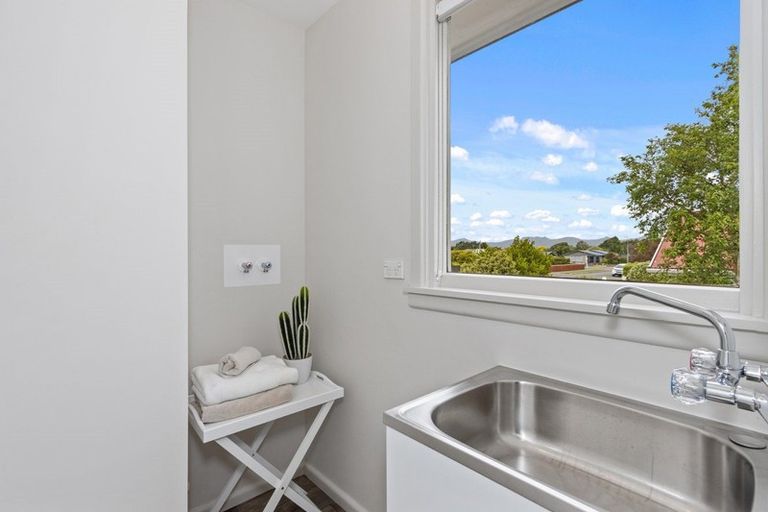 Photo of property in 11 Glenrowan Avenue, Avondale, Christchurch, 8061